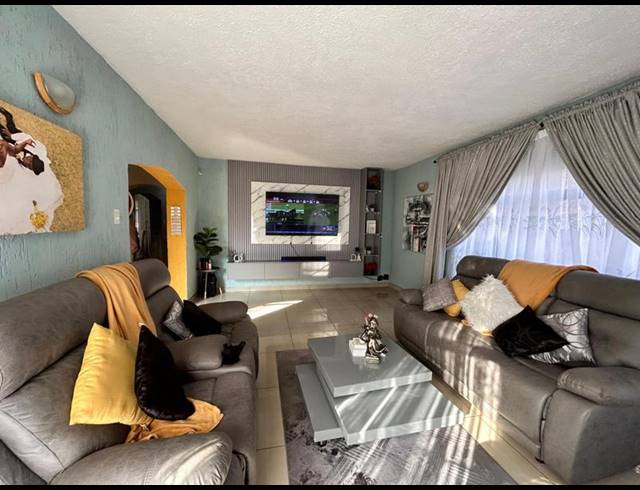 4 BEDROOM HOUSE FOR SALE IN FERRYVALE